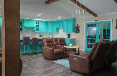 5BR3BA Home, 2 Blocks from Beach, ADA Accessible - Foto 1