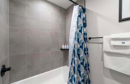 2BD 2BA Condo- Steps to Lake with Gym & Parking - Photo 27