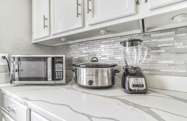 5BD Dog Friendly Family Getaway Near Downtown! - Photo 40