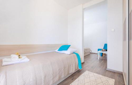 Apartmani D & J with Heated Pool & Stunning Sea View - Photo 87