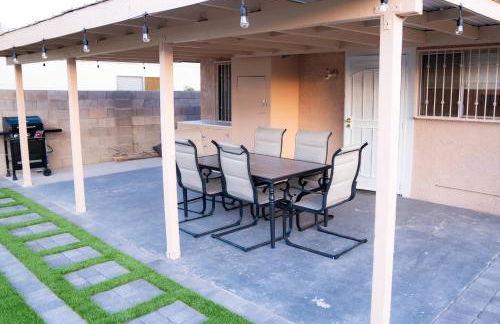 Enchanting Garden with Luxe Jacuzzi Spacious Yard - Foto 10