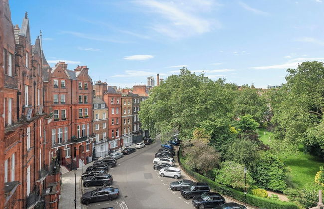 The Knightsbridge Residences - Photo 1