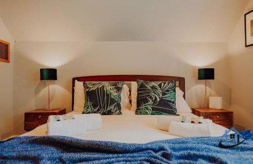 Unique Boathouse, detached free parking x4 cars - Foto 63