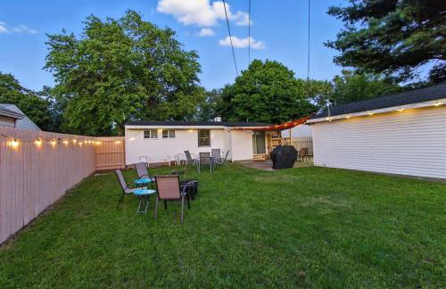 The Huddle & Hangout - 3 Bedroom House Close to ND - Foto 18