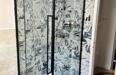 The Blue house on the wall - Foto 61