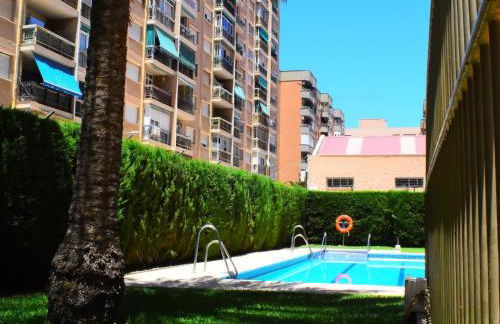 Amplio y luminoso apartamento cerca del centro y la playa con piscina y parking privado - Foto 44