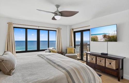 Luxury direct oceanfront corner with a large private balcony, heated pool and garage - Photo 10