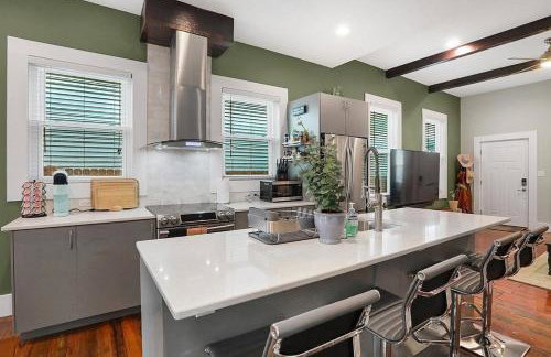 Prime location very close to downtown! - Photo 14