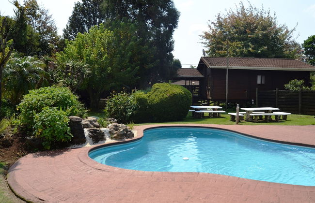 Log Cabin & Settlers Village - Photo 1