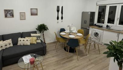 PARIS-MONTROUGE Magnifique Appartement 2 pièce de 36m2 - très cosy pour 1 à 5 personnes refait à neuf - ENTIRE APARTMENT LUXIRIOUS AND WARM - Montrouge Paris 14ème - Proche Aéroport Orly & Parc Expositions Porte de Versailles FREE WIFI GRATUIT - Foto 4