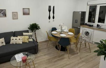 PARIS-MONTROUGE Magnifique Appartement 2 pièce de 36m2 - très cosy pour 1 à 5 personnes refait à neuf - ENTIRE APARTMENT LUXIRIOUS AND WARM - Montrouge Paris 14ème - Proche Aéroport Orly & Parc Expositions Porte de Versailles FREE WIFI GRATUIT - Foto 4