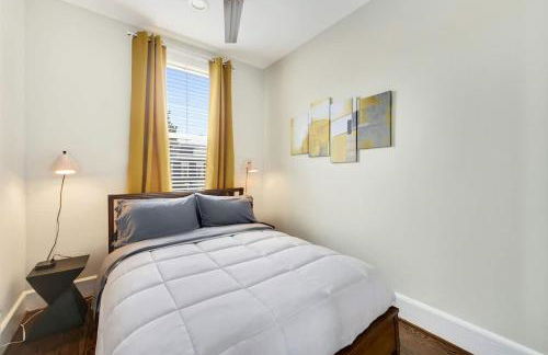 Mid-Century Townhome Steps from Restaurants #DCottage - Foto 17