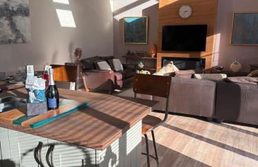 Trendy Barn Conversion Families & Groups Sleeps 8 Fibre WiFi - Photo 8