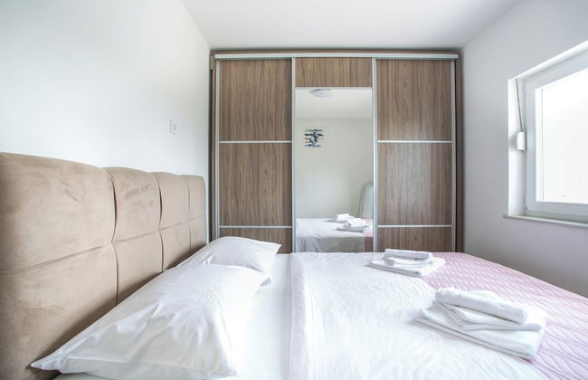 Modern House W.large Garden & Children Playground - Foto 2