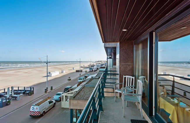 Royal 201 Seafront Apartment in a top Location - Foto 13