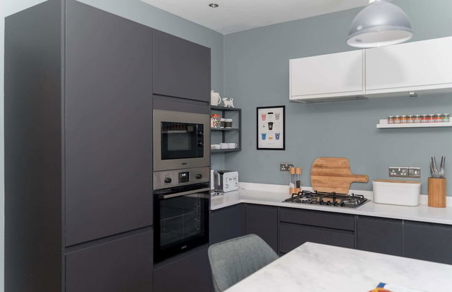 Beautiful & Bright 2BD Flat - Haymarket - Photo 15