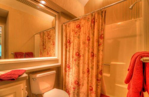 Stratton Mountain Condo with a Hot Tub! Sleeps 12! - Photo 69