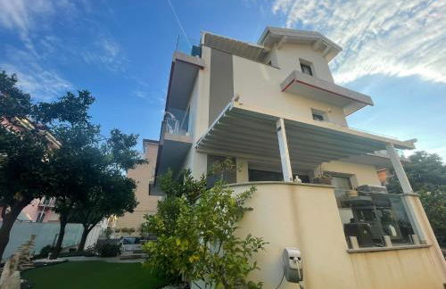 Appartamento Spotorno con ampio terrazzo attrezzato anche con angolo cottura - Foto 13