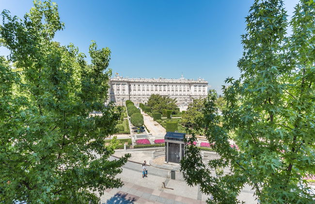 Palacio Real - Photo 35