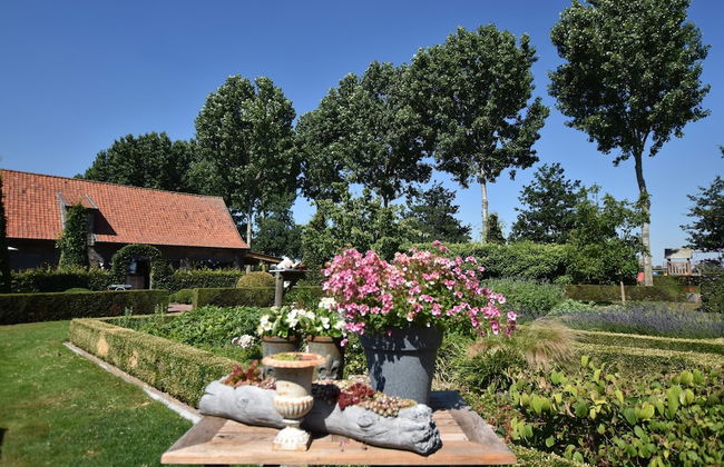 Tasteful Mansion in Lichtervelde with Hot Tub - Photo 52