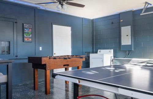 Magical 5-Bedroom Retreat w/ Pool, 3 Ensuite Bedrooms, Near Disney, and Internet! - Foto 43