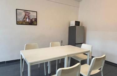 Case Four Boardinghouse mit Parkplatz, Küche, Waschmaschine und Trockner - Photo 6