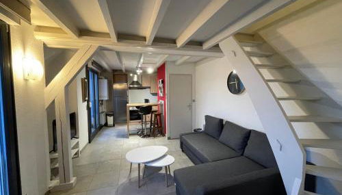 FATHALA - appartement lumineux en dernier étage - face à la gare routière - Foto 5