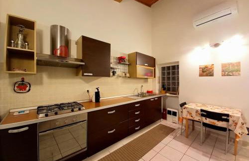 Bilocale in centro con vista mare - Foto 12