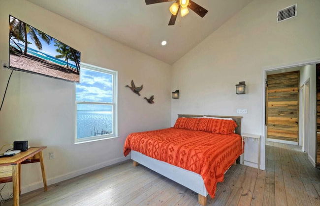 Waterfront w/ Bay Views, Shared Pool & Boat Dock Marlin Madness by Avantstay - Foto 18