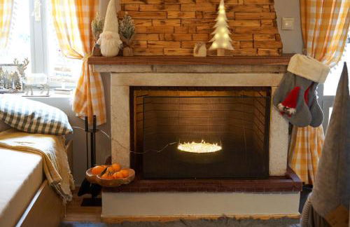 Dandy Villas Dimitsana - a family ideal charming home in a quaint historic neighborhood - 2 fireplaces for romantic nights - Foto 33