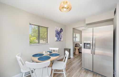 Beachside Bungalow- 2 minutes from the beach! - Foto 11