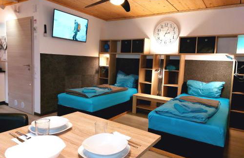 APARTMENTHAUS "AM KORNFELD" - 10 Gästewohnungen mit 1-3 Schlafzimmern, 40 Betten, Raucherbalkon, Reinigungs- & Wäscheservice, Grillgarten, Parkplatz - Foto 3