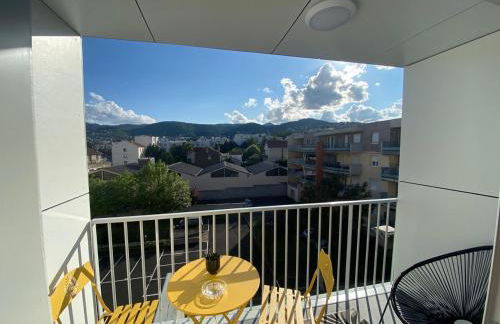 Appart T2 avec parking, loggia, vue Puy de Dôme - Foto 4