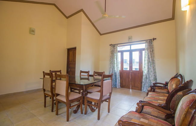 OYO 18705 Home Elegant 2BHK Parra - Foto 12