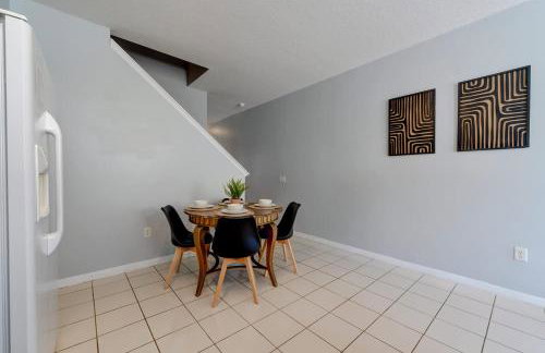 Comfy Townhome Minutes from Disney - Photo 24