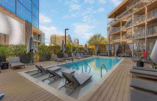 Luxury Penthouse with 2 Floors Pool Patio Gym Walk to Broadway - Foto 35