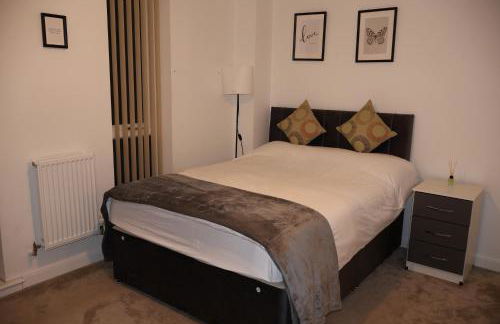 Modern house in City Centre with private parking and gated property - Foto 36