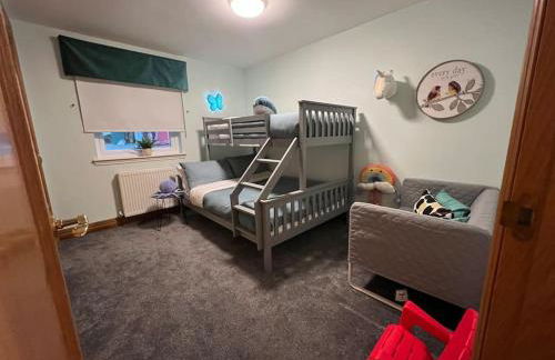 WATERSIDE 3 BED COTTAGE, HOT TUB, SAUNA, PVT BEACH - Foto 39