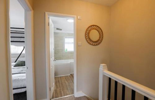 'Station House' Cosy Renovated Family-Friendly Home in Runcorn, Cheshire - Train Station Liverpool Chester Links, Brindley Theatre - Foto 31