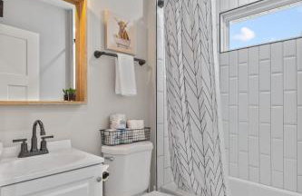 Blue Door Bungalow | JZ Vacation Rentals - Foto 50