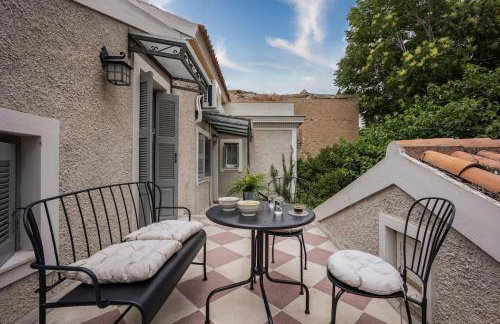 A Majestic Oasis in Keramikos, the Heart of Athens - Foto 19