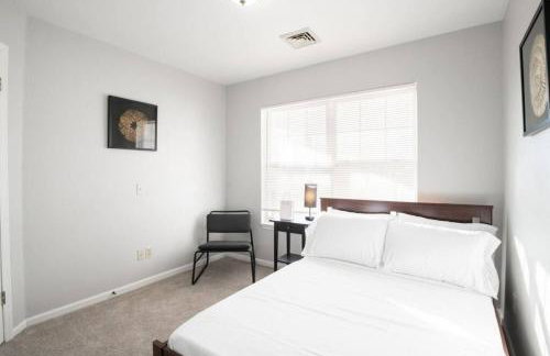 VILLA VERBENA - Sleek 3 BD in Pekin - Foto 12