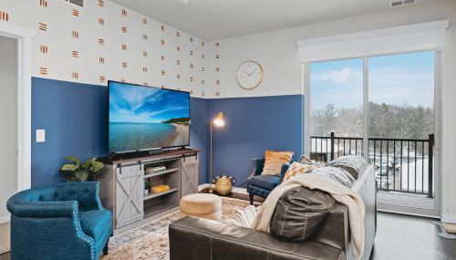 NEW Great Escape 404 2BR Condo Near Downtown and Bay - Photo 2