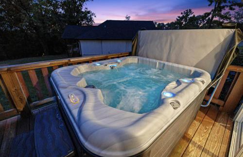 Lake Retreat Hot Tub Game Room Grill - Foto 46