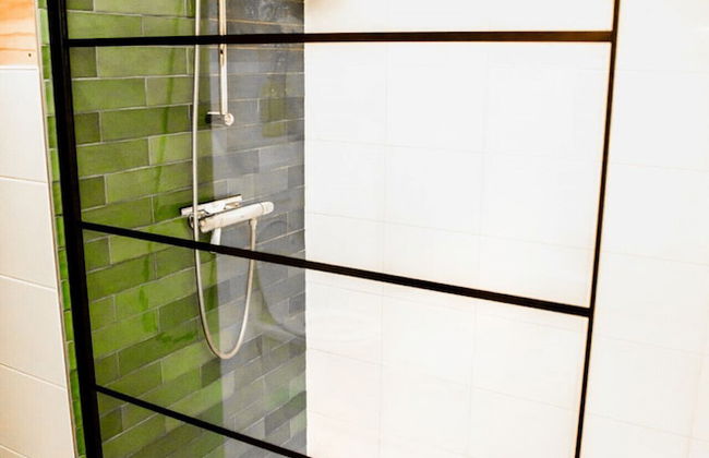 Swarm - 3 Waterlodges Naast Elkaar in Friesland - Foto 8