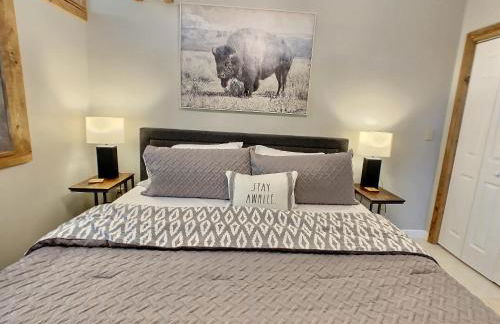 The Maples Apt - King Bed, Pet Friendly, Beautiful Views - Foto 27