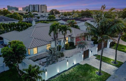 Lynoras Luxe Estate 3 bedroom 3 bath with Modern Design and Heated Pool - Foto 5