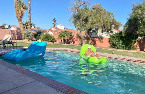 Indian Wells Resort Home with Private Saltwater Pool - Foto 46