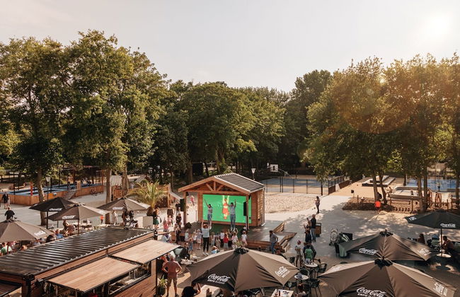 Cozy Beachside Retreat With Fireplace - Photo 12