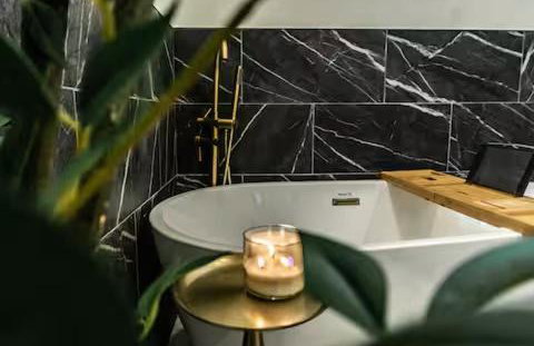 The Onyx - Walk to Falls, Hot Tub, Resort Access, Luxe Approved - Foto 12